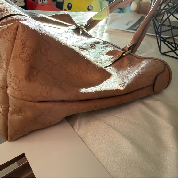 Gucci Pink Embossed GG Leather Tote - Picture 8 of 14